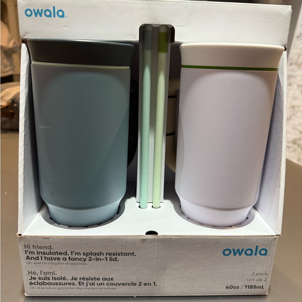 Green and Gray Tumblers for Versatile Use